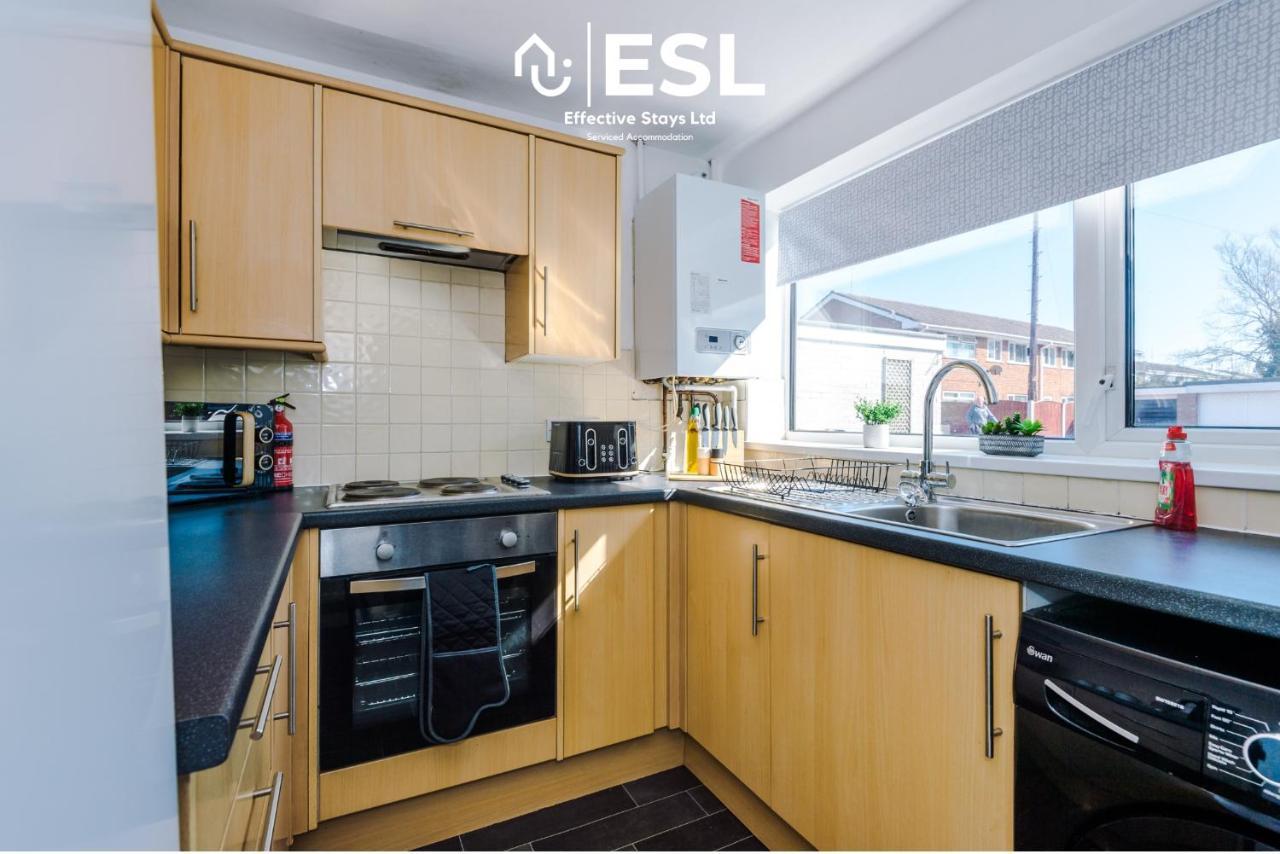 3 Bedroom House With Garden And Driveway Parking - Less Than 10 Mins From Chester City Centre ภายนอก รูปภาพ