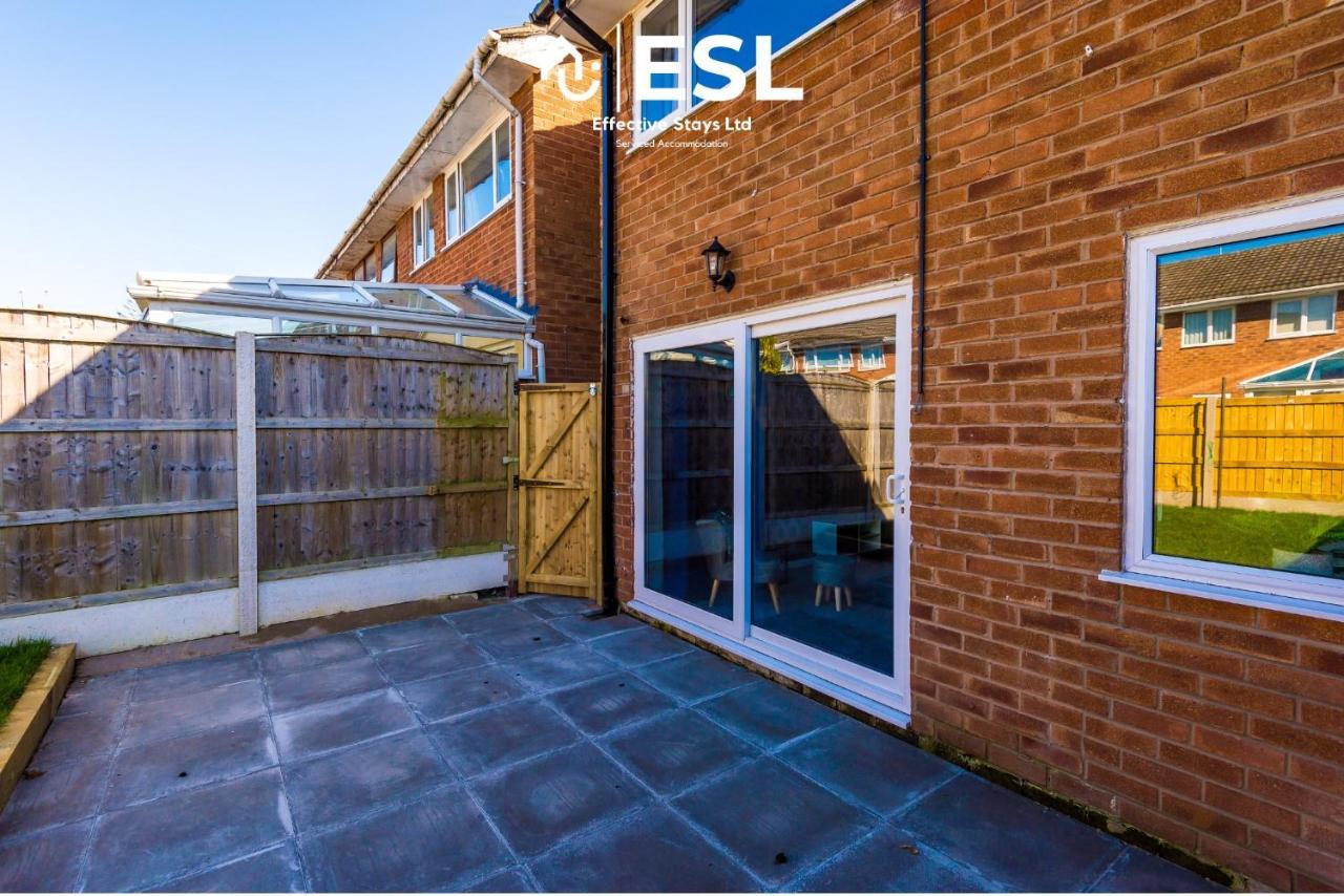 3 Bedroom House With Garden And Driveway Parking - Less Than 10 Mins From Chester City Centre ภายนอก รูปภาพ
