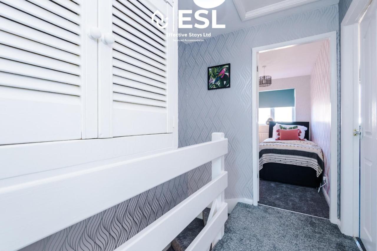 3 Bedroom House With Garden And Driveway Parking - Less Than 10 Mins From Chester City Centre ภายนอก รูปภาพ
